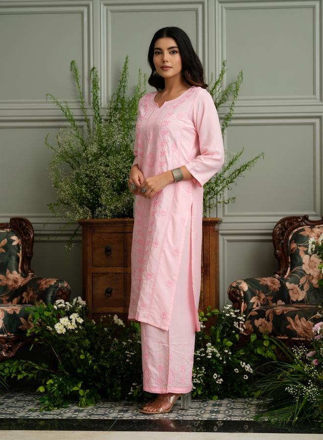 دي دبليو طقم منسق من كورتا شيكانكاري مستقيمة وبنطال بالازو للنساء - Image 2